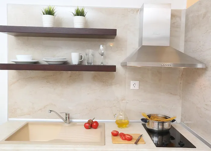 Magda Maria Daire Pefkochori